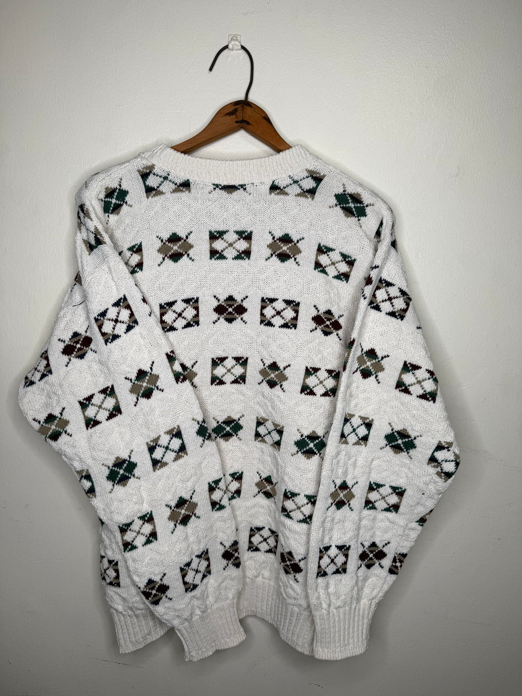 BILL BLASS KNIT SWEATER