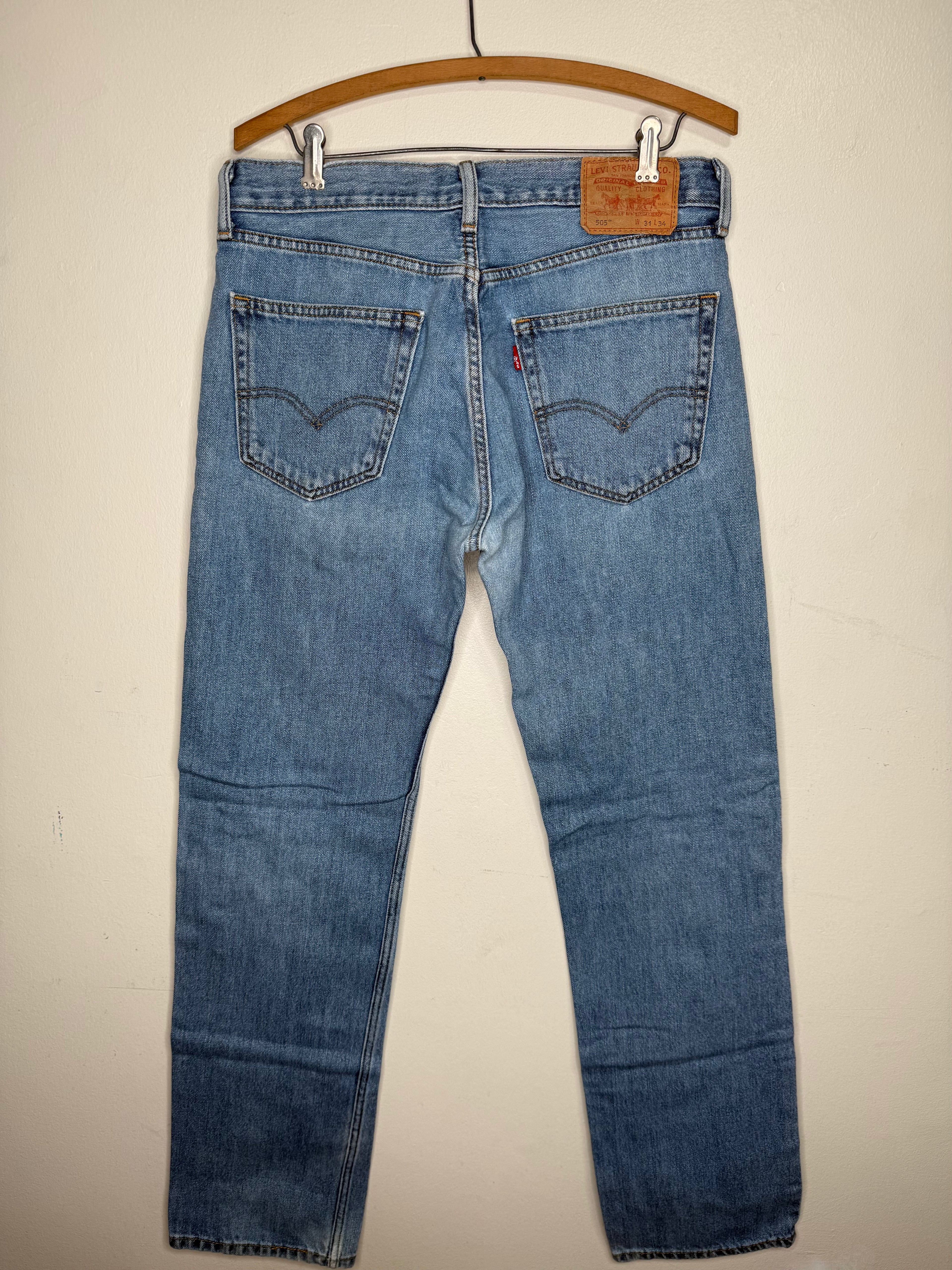 00s LEVI'S 505 MEDIUM WASH (31x34)