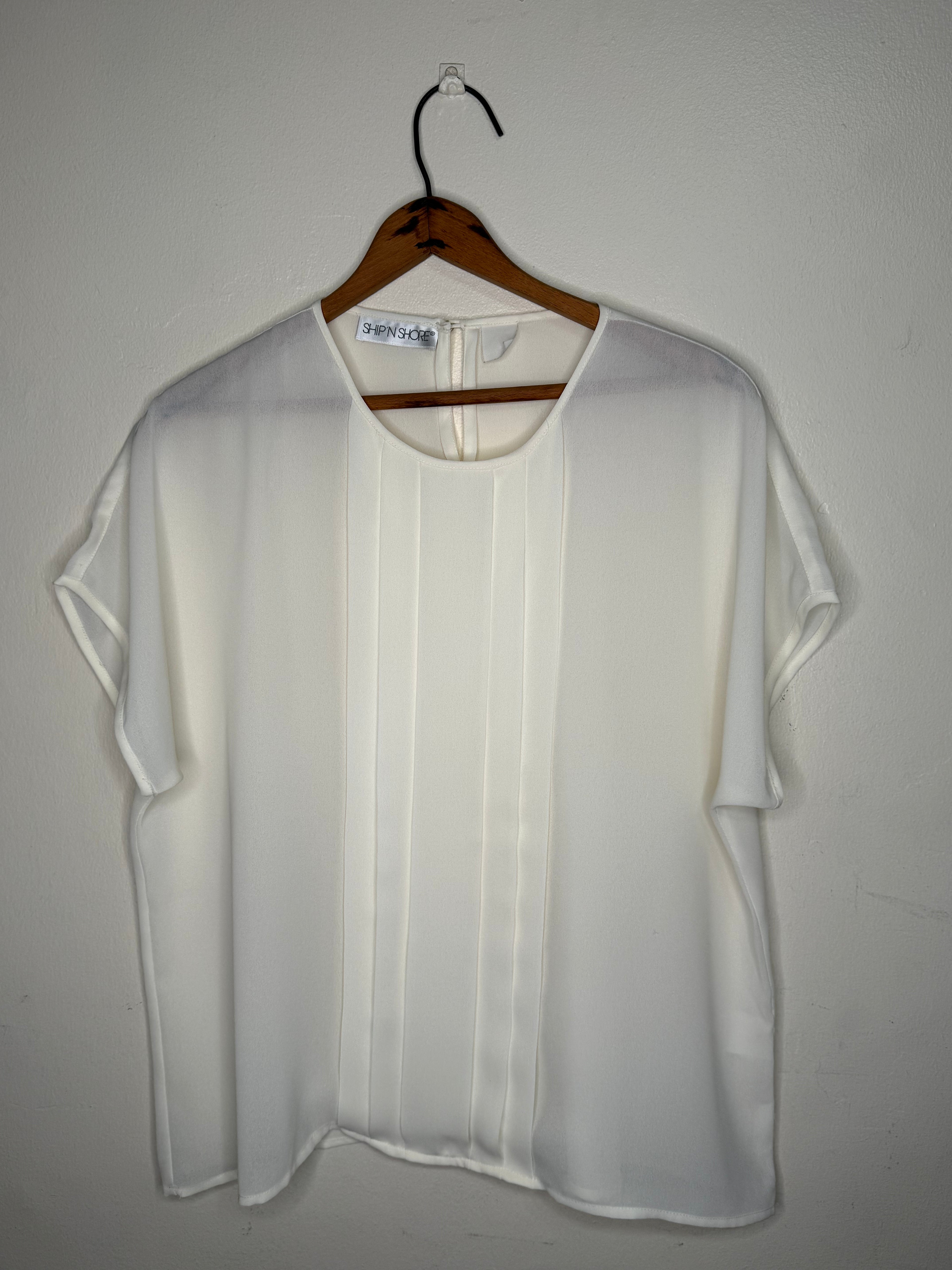 PLEATED CAP SLEEVE BLOUSE