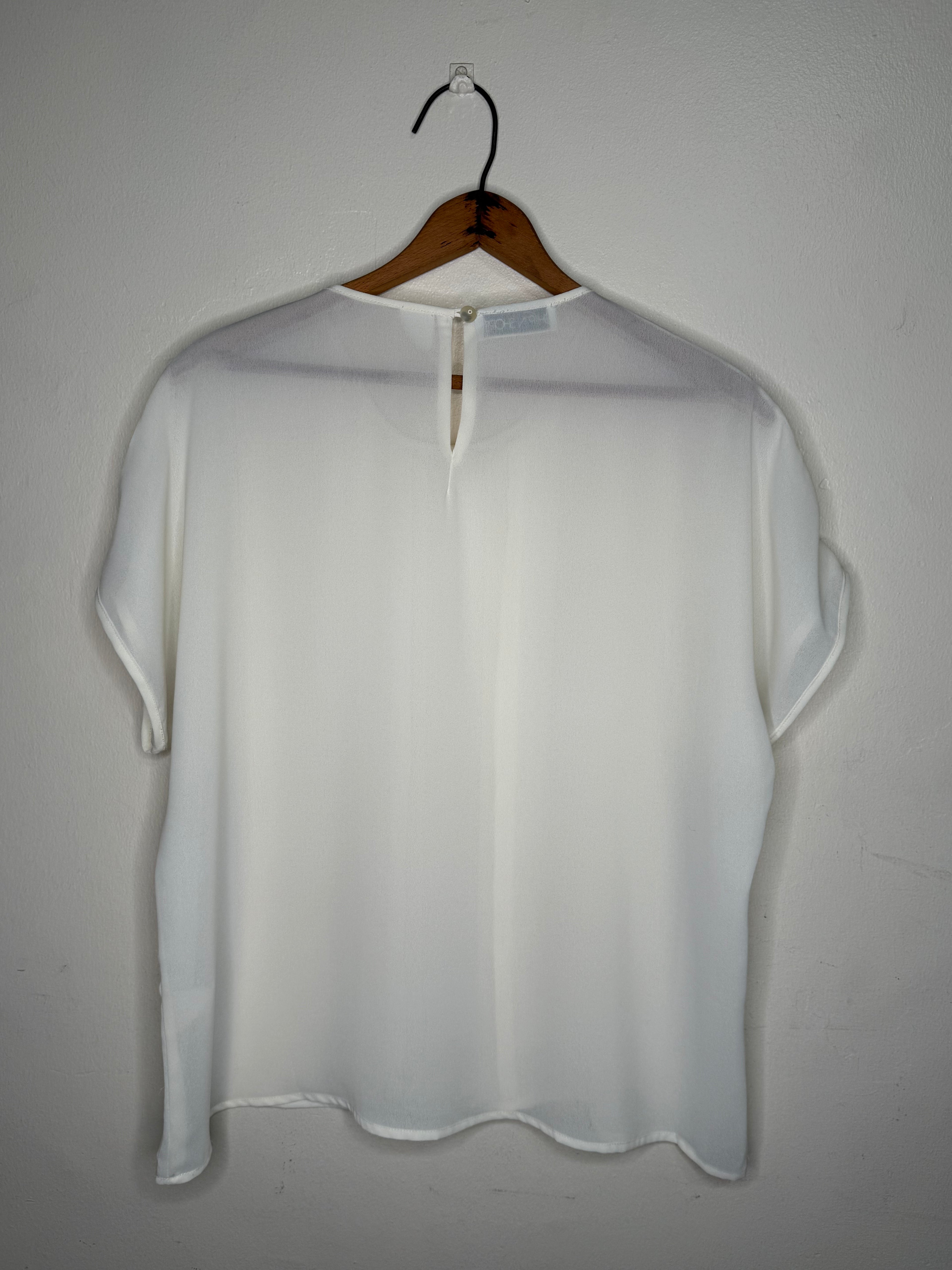 PLEATED CAP SLEEVE BLOUSE
