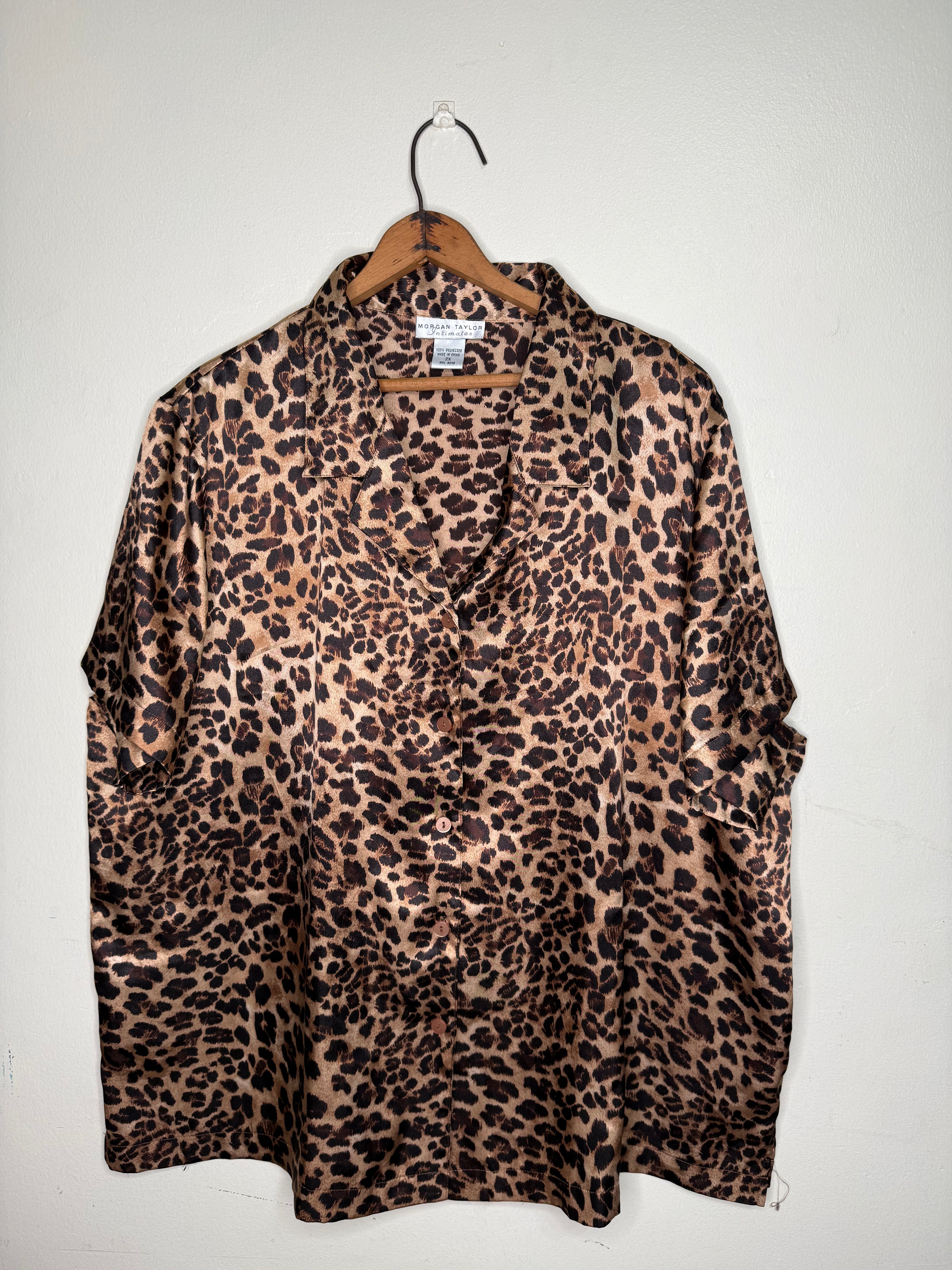 LEOPARD PRINT BUTTON DOWN